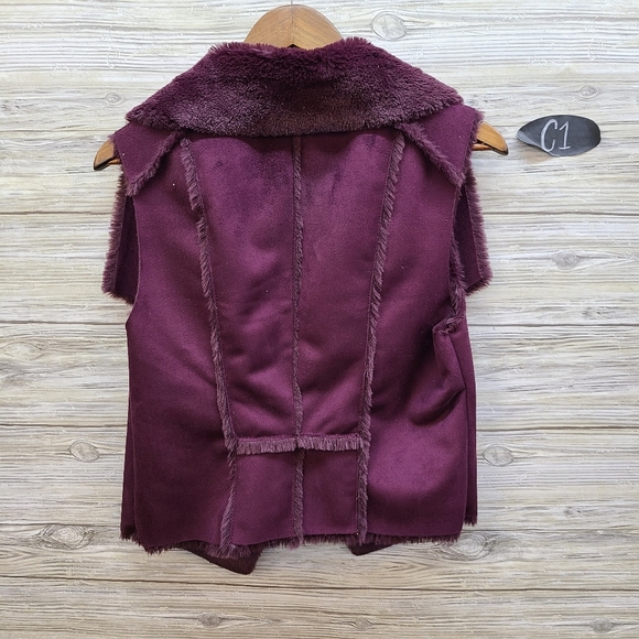 WHBM Shearling Vest in Cabernet Vegan Vest - Picture 2 of 7